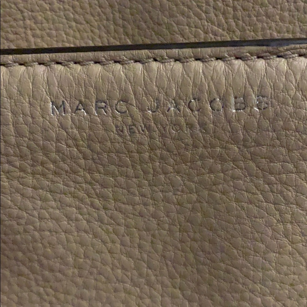 MARC JACOBS EMPIRE MESSENGER - Picture 2 of 7